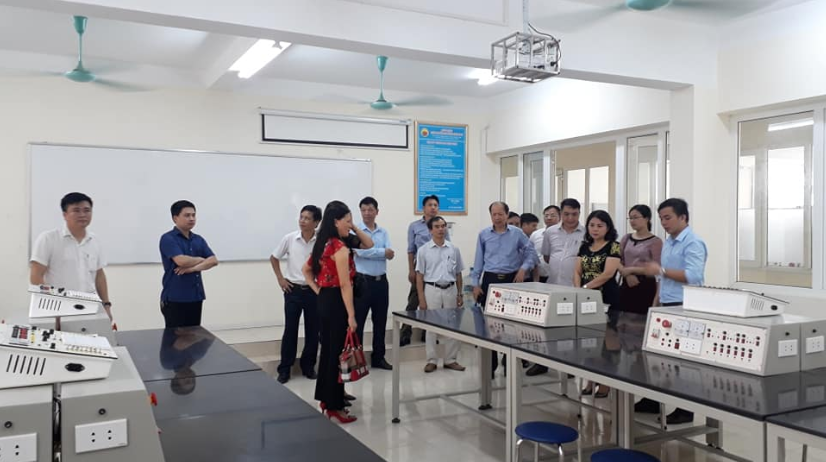 HIEC Tuyển Sinh Học Nghề Kỹ Thuật Máy Lạnh & Điều Hòa